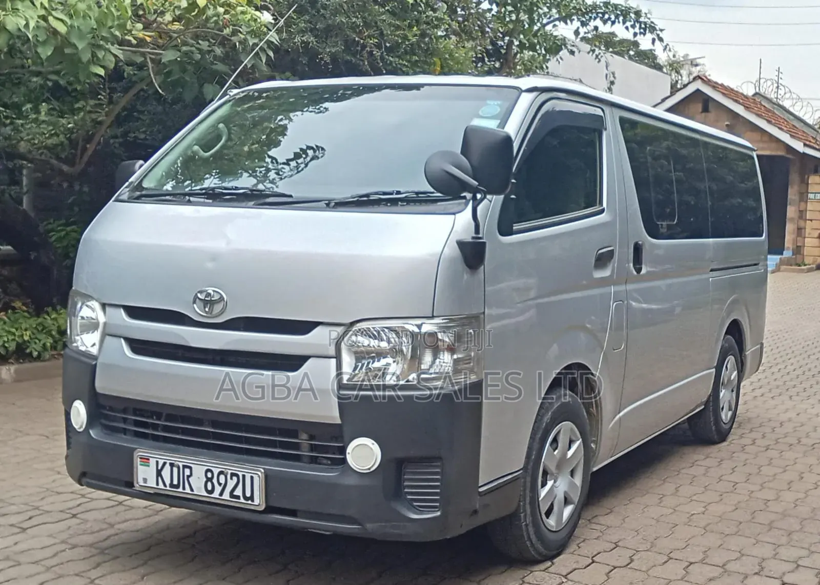 Toyota HiAce 2017 Silver