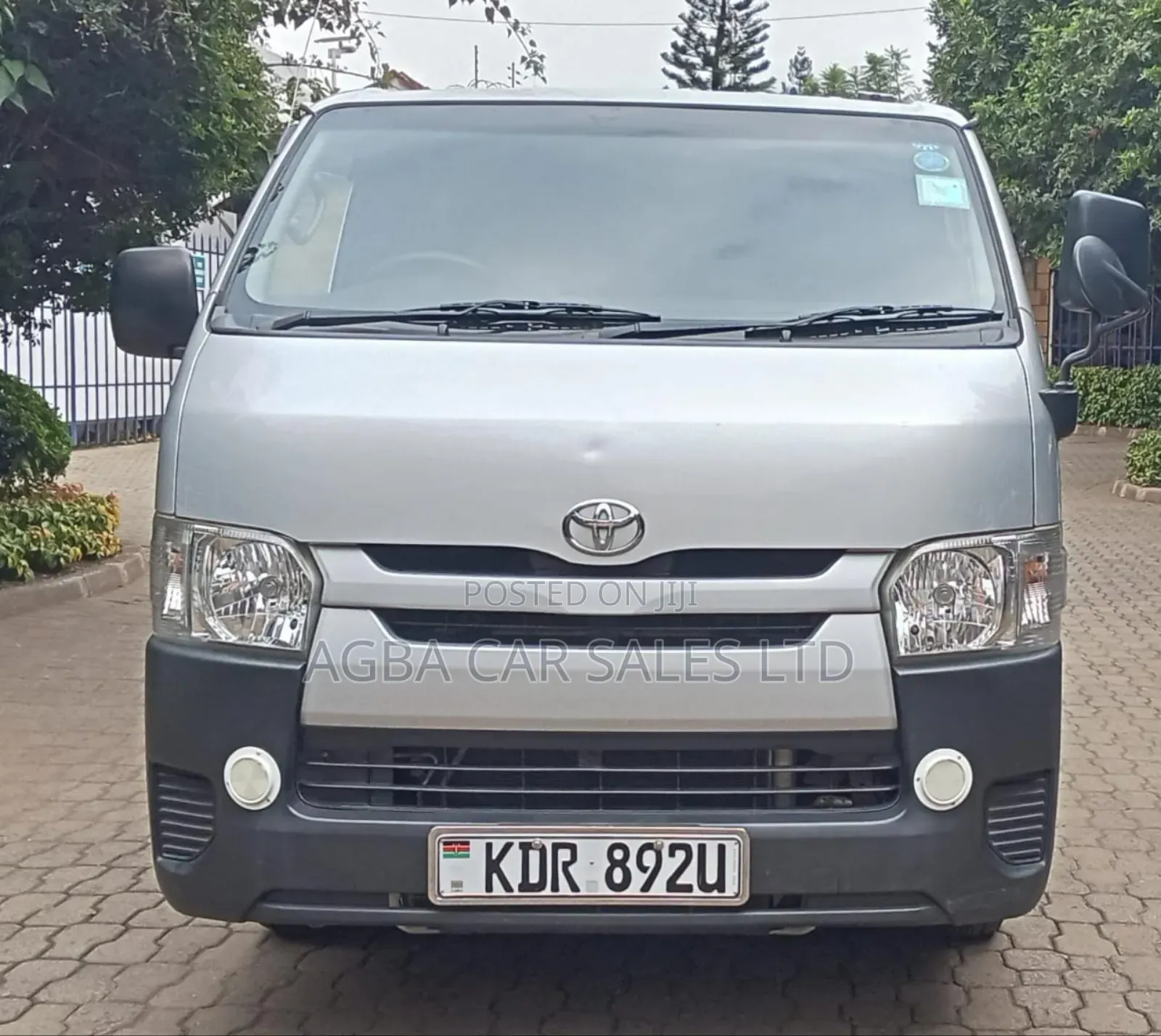 Toyota HiAce 2017 Silver