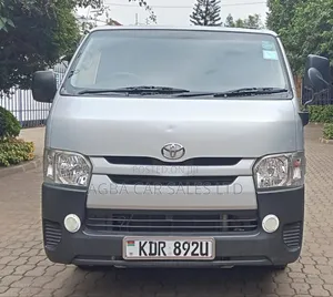 Toyota HiAce 2017 Silver