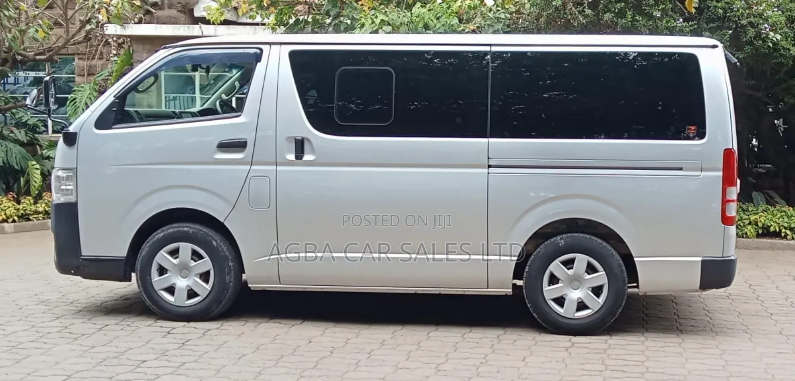 Toyota HiAce 2017 Silver