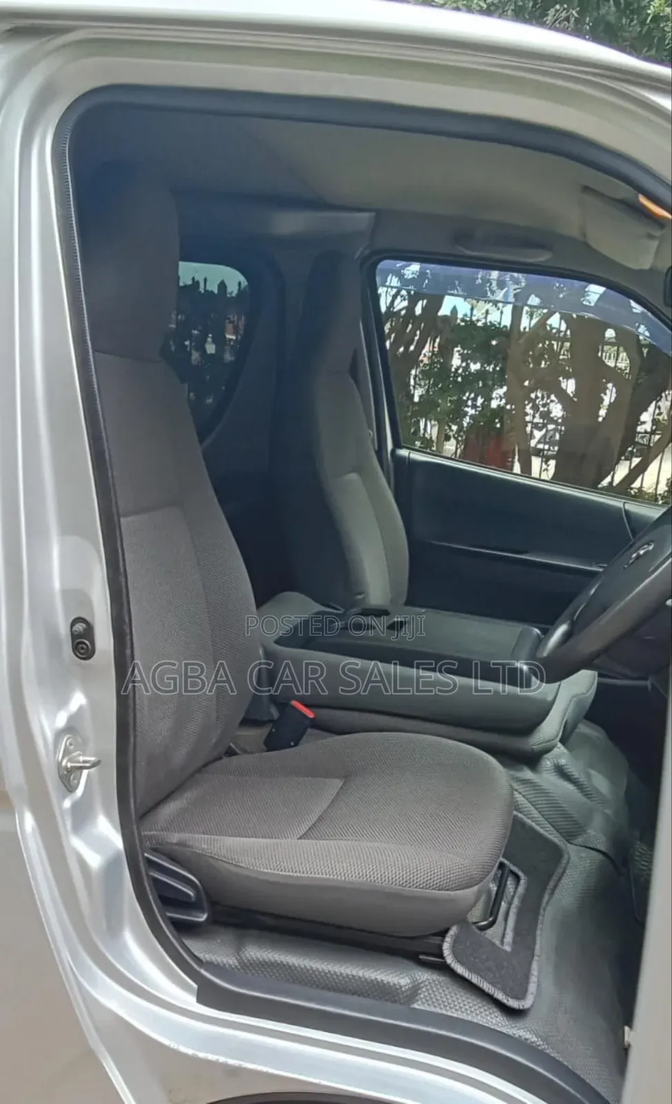 Toyota HiAce 2017 Silver