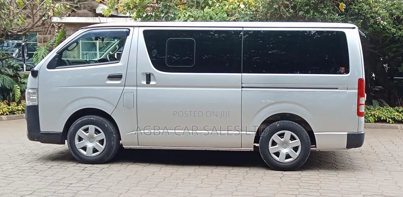 Toyota HiAce 2017 Silver