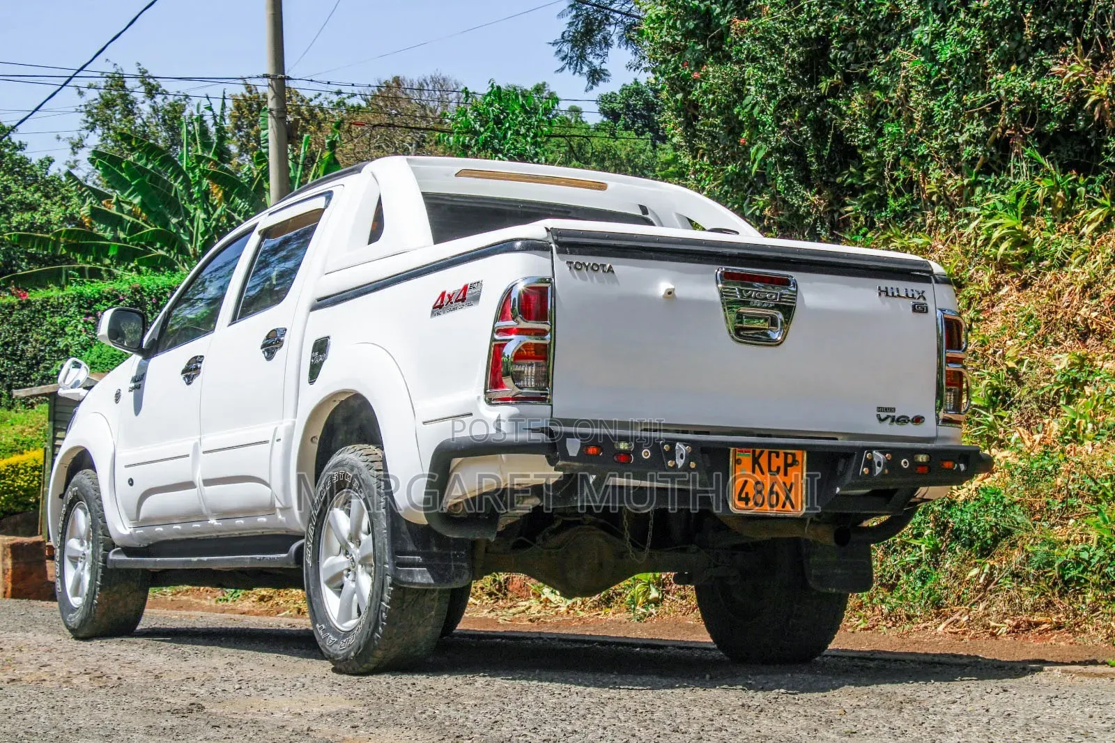 Toyota Hilux 2012 White
