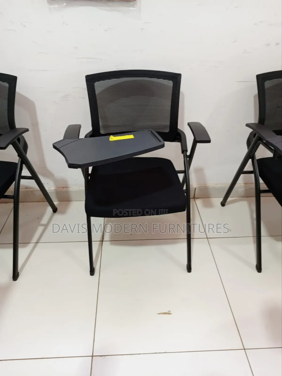 Foldable Chair With Writing Pad