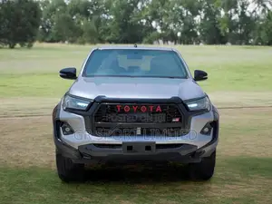 Toyota Hilux Revo Double Cab Deisel 2.8 AWD 2018 Silver