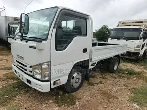 Isuzu Elf .