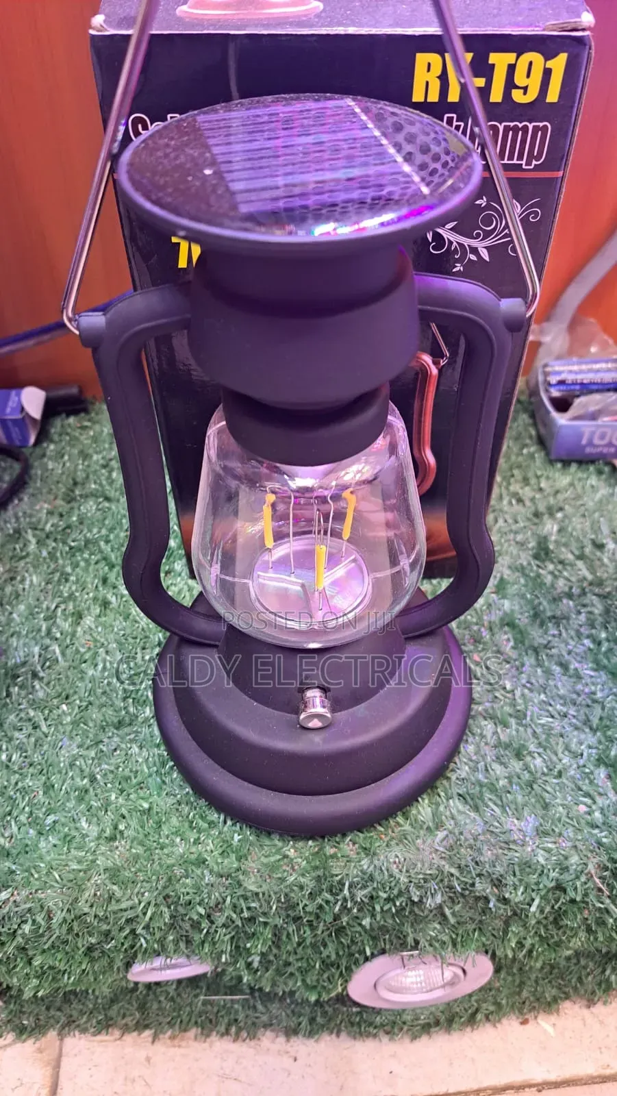 Ry-T91 Retro Solar Lantern Rechargeable Light