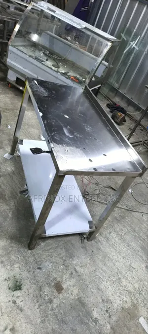 Stainless Steel Table , 4 Futi