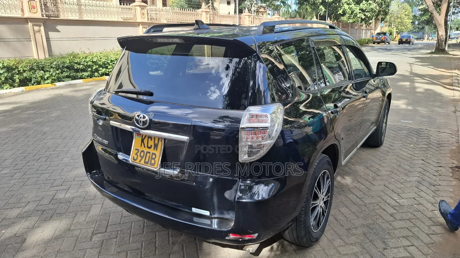 Toyota Vanguard 2012 Black