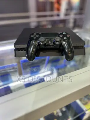 Playstation 4 Slim With 1 Controller