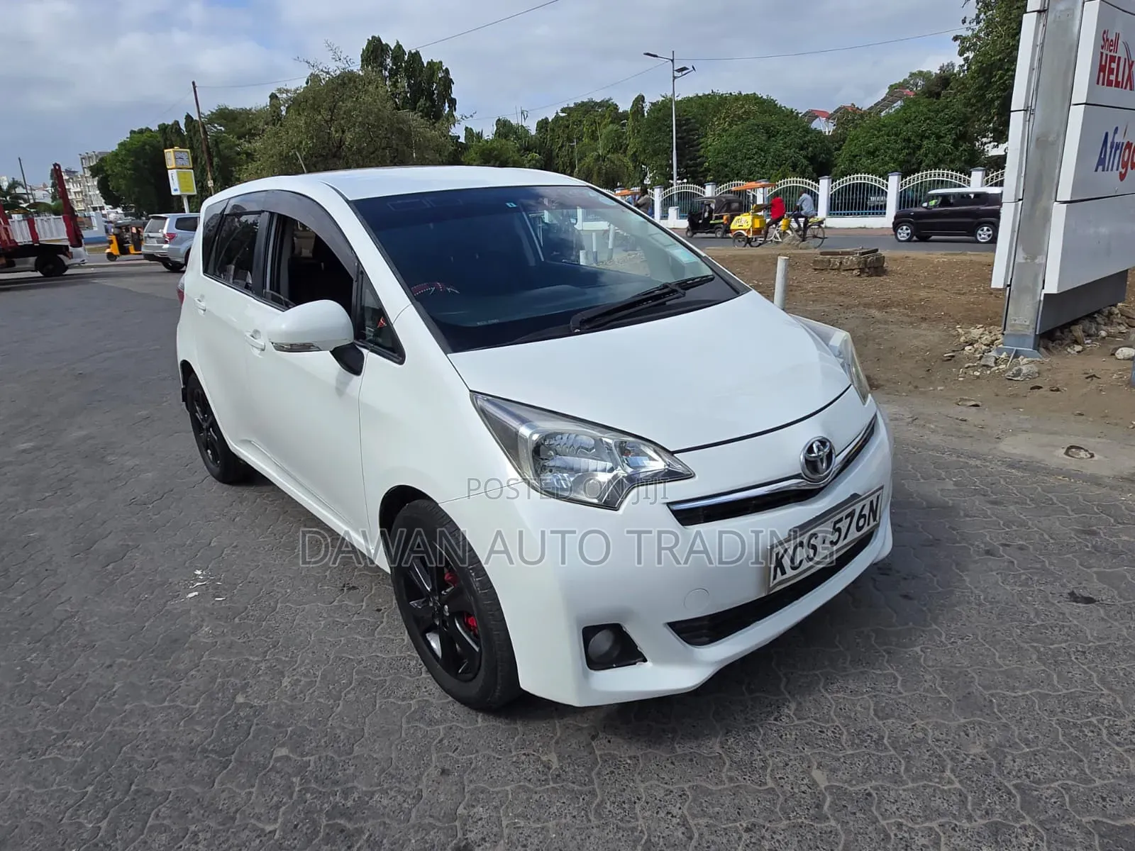Toyota Ractis 2012 White