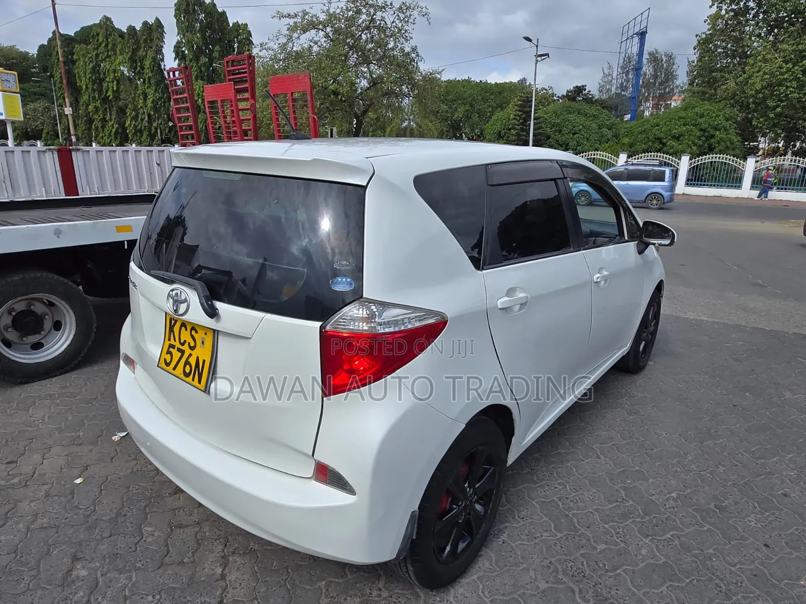 Toyota Ractis 2012 White