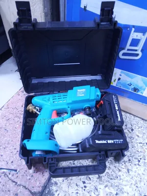 Cordless Makita Pressure Washer Machine