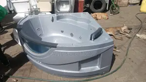 Corner Jacuzzi