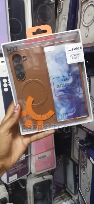 Avero Samsung Galaxy Z Fold 6 HDD Leather Magsafe Compatible Case