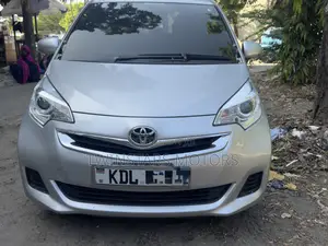 Toyota Ractis 1.5 AWD 2016 Silver