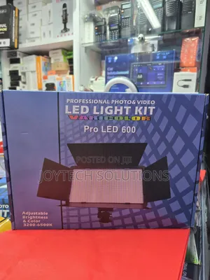 Adjustabke Brightness and Colour Pro Led 600 + Tripod Stand