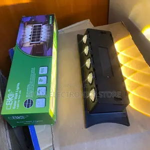 Ip65 Waterproof 2+2 Lens Designed Solar Wall Decoration Light