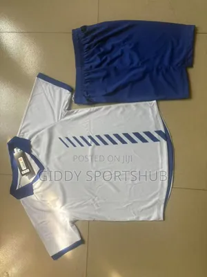 Games Kit Top White and Blue Short