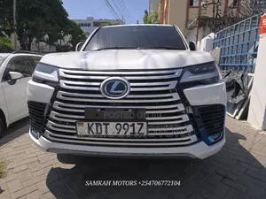 Lexus LX 2018 White