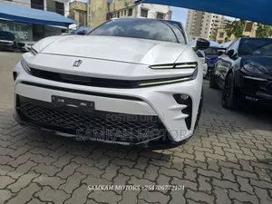 Toyota Crown 2024 White