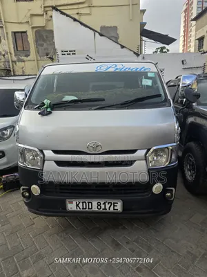 Toyota HiAce 2015 Silver