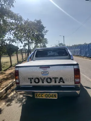 Toyota Hilux 2.5 D-4D 4X4 SRX 2009 Silver