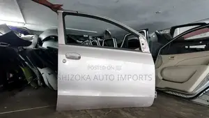 Toyota Porte Driver’S Door (First Generation 2004–2012)