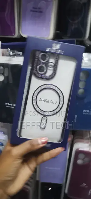 Wadasz Tecno Spark Go2 Glitter Clear Rhinstone Magsafe Case