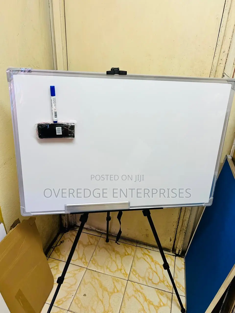 Board on Tripod##Whiteboard!!Markers\\Dusters