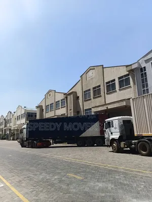 Transit Trailers for Goods Transportation and Delivery Are Available