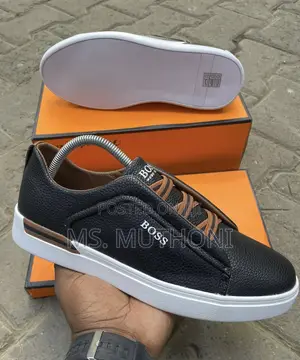 Laceless Boss Rhys Tennis Trainers Sizes 40-45