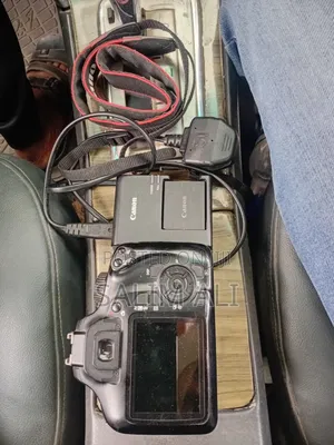 Canon 4000d Body + 16gb Memory Card