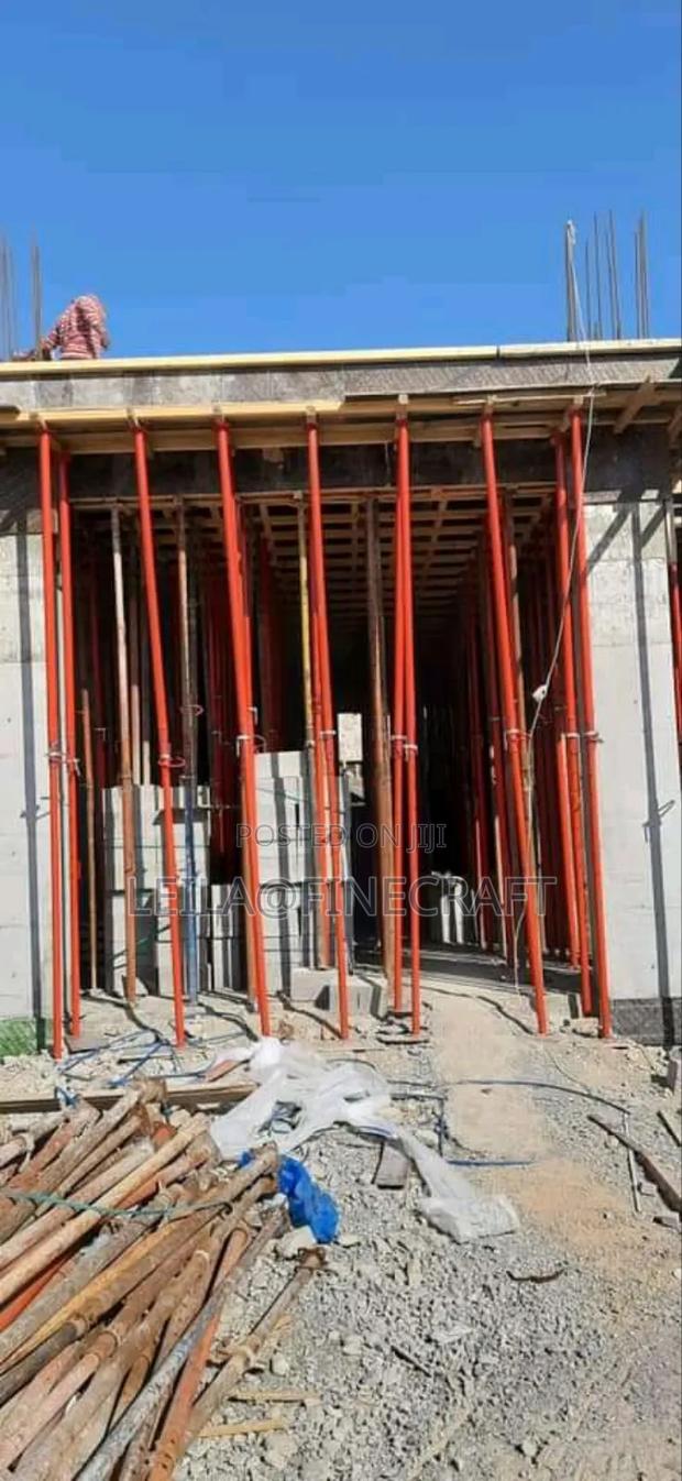 Scaffolding Props for Supporting Slab - main view