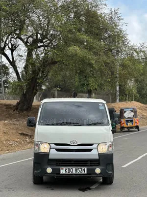 Toyota HiAce 2016 White