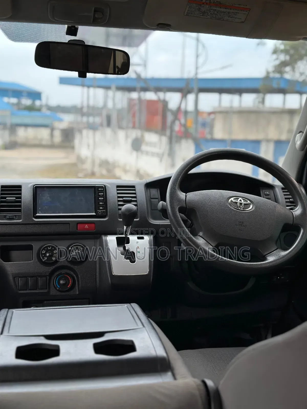 Toyota HiAce 2016 White