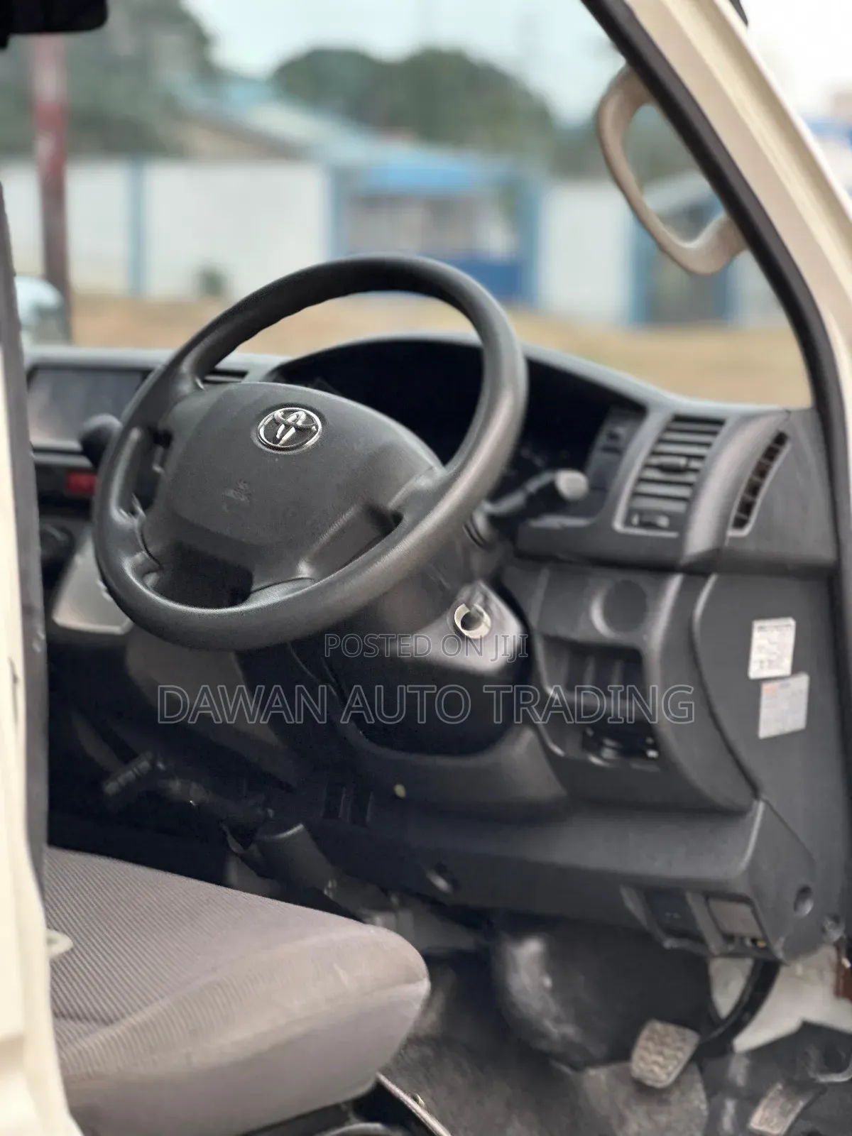 Toyota HiAce 2016 White