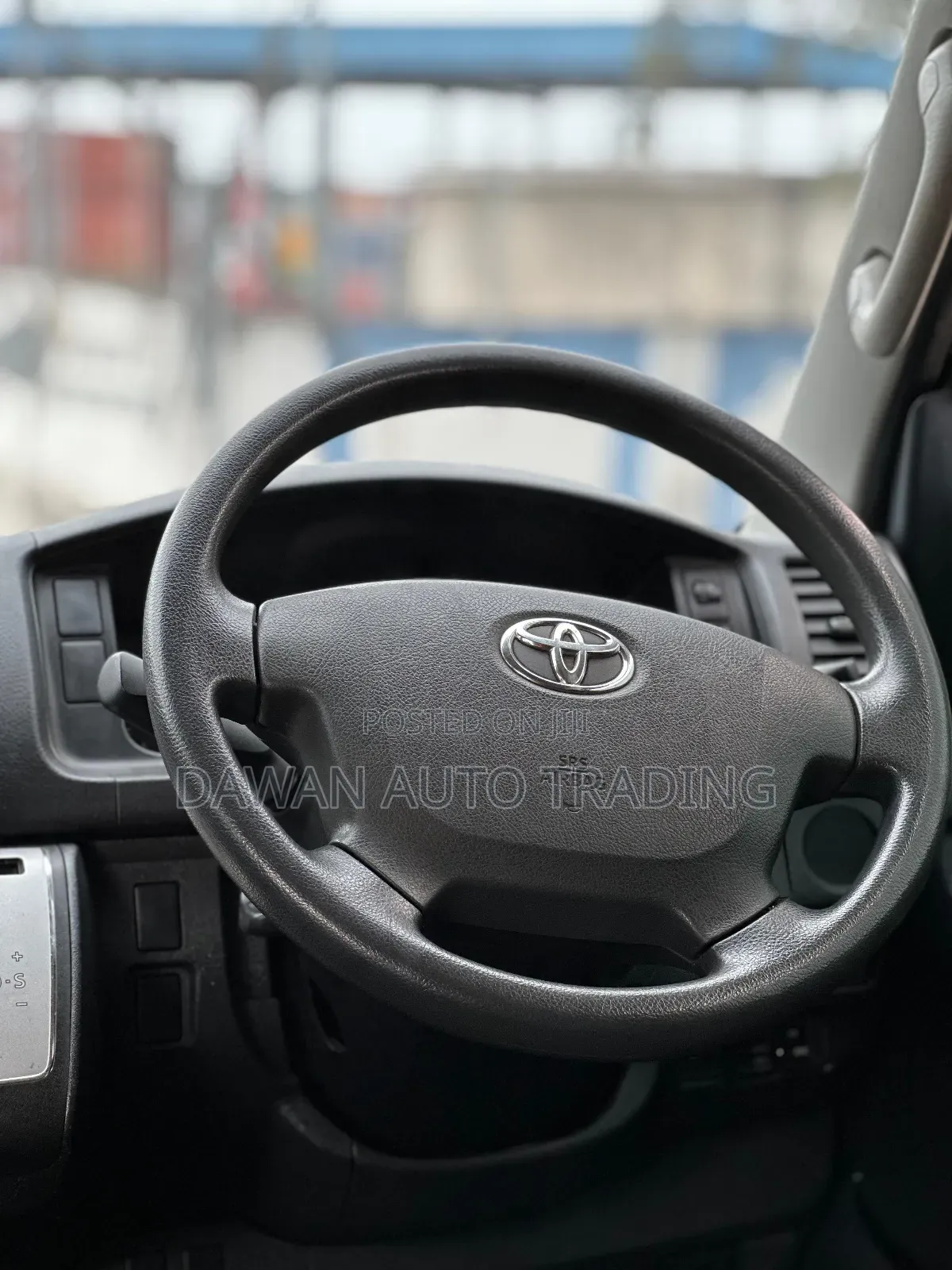 Toyota HiAce 2016 White