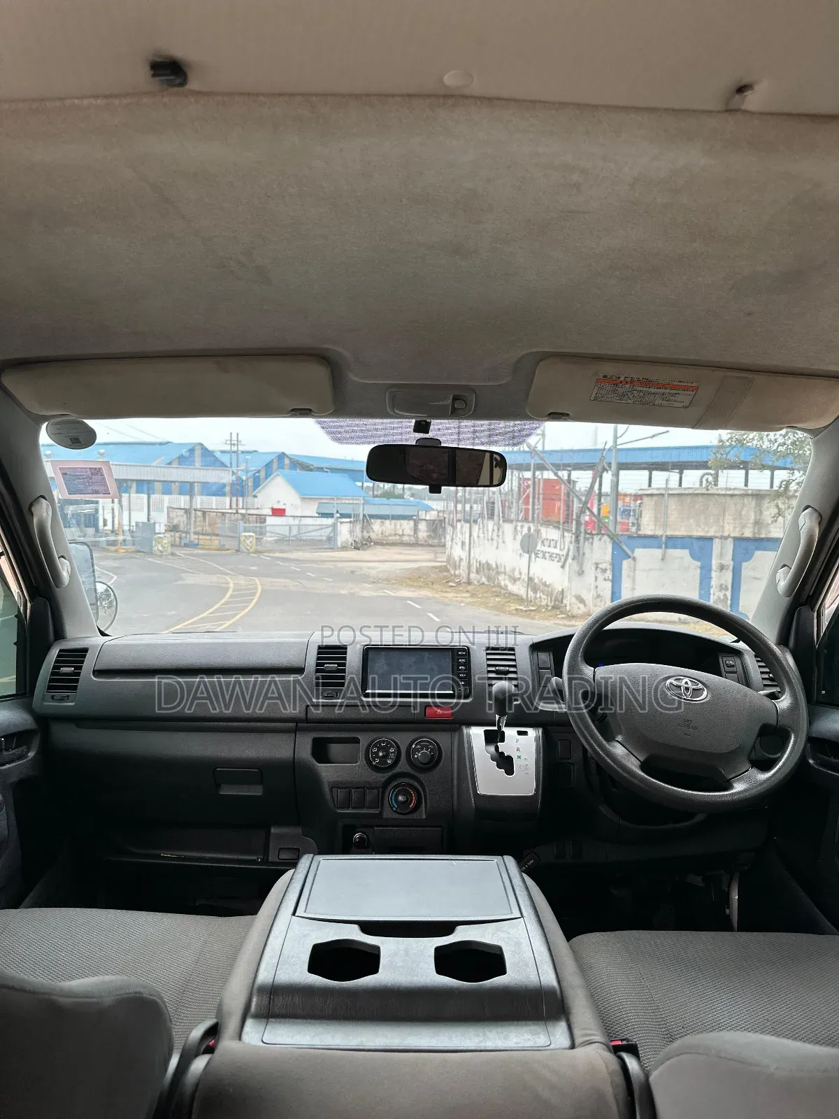 Toyota HiAce 2016 White