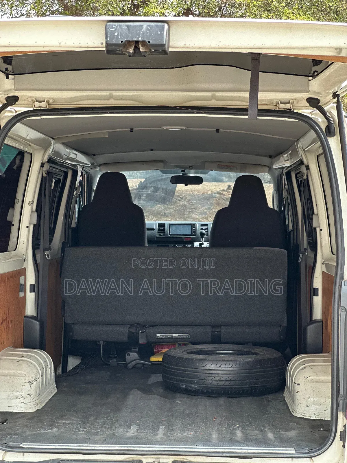 Toyota HiAce 2016 White