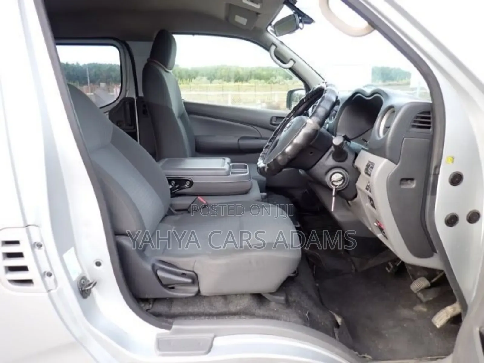 Nissan Caravan (Urvan) 2019 Silver