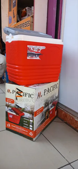 Pacific 25l Cool Box – Durable Outdoor Ice Chest With Locks