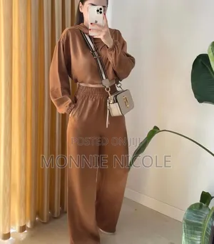 Stylish Brown Teenage Girl Outfit.