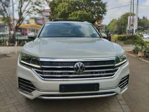 Volkswagen Touareg 2021 Beige