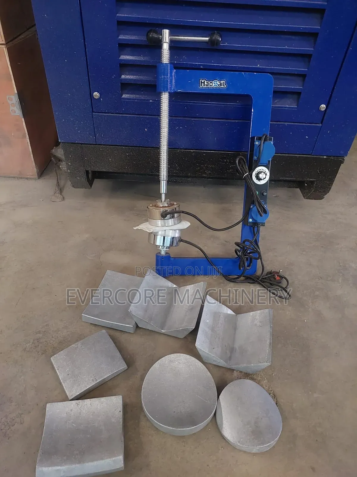 Commercial Truck Vulcanizing Machine With Accessories.