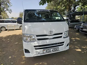 Toyota HiAce 2013 White