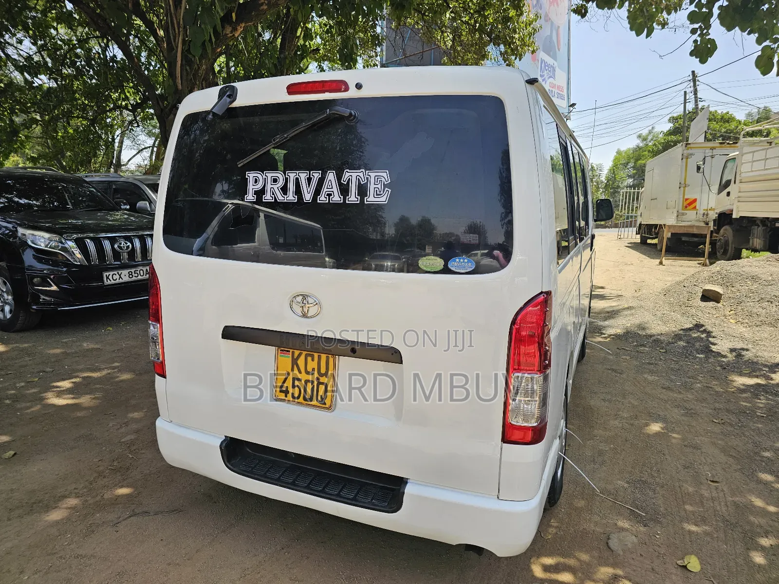 Toyota HiAce 2013 White