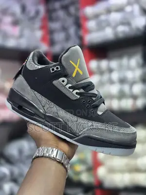 Air Jordan 3 X Kaws