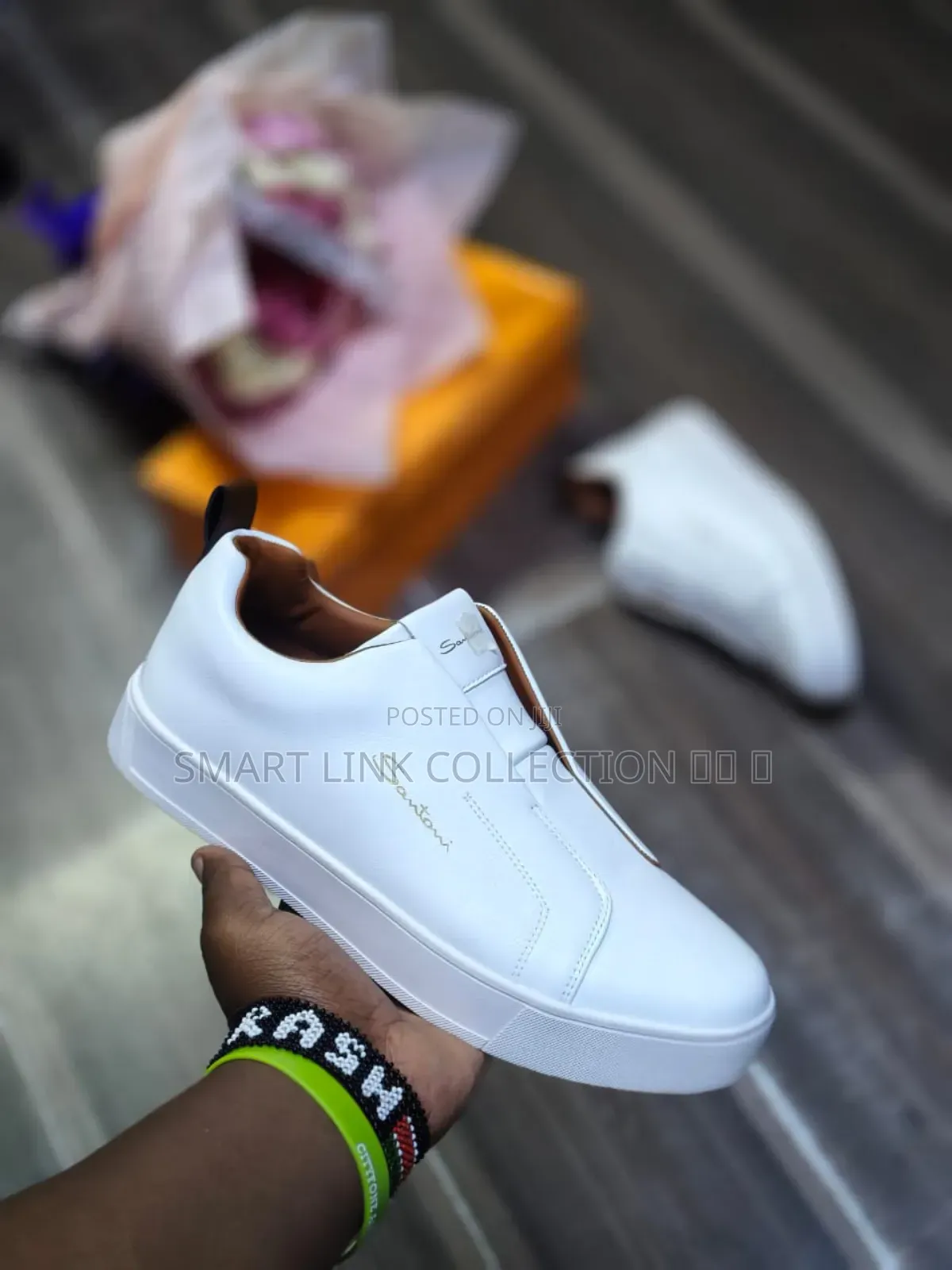 Santoni 
All White 
Casual