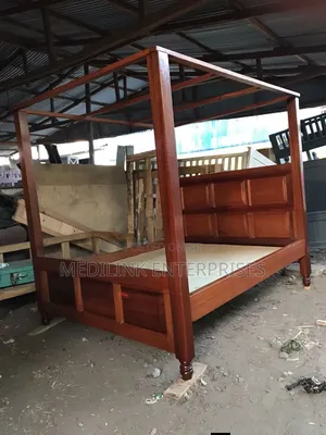 Poster Bed 6*6 Mahogany Vanish